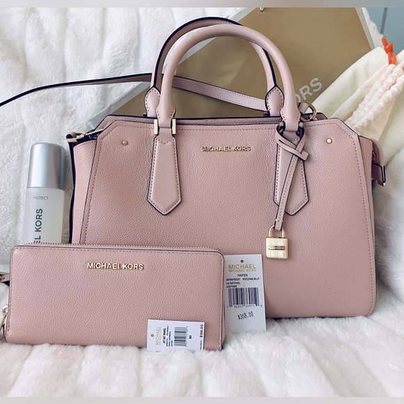 Michael Kors Handbags - Michael Kors NWT Jetset Travel Wallet & Hayes Large Leather Satchel Purse Set 💗
